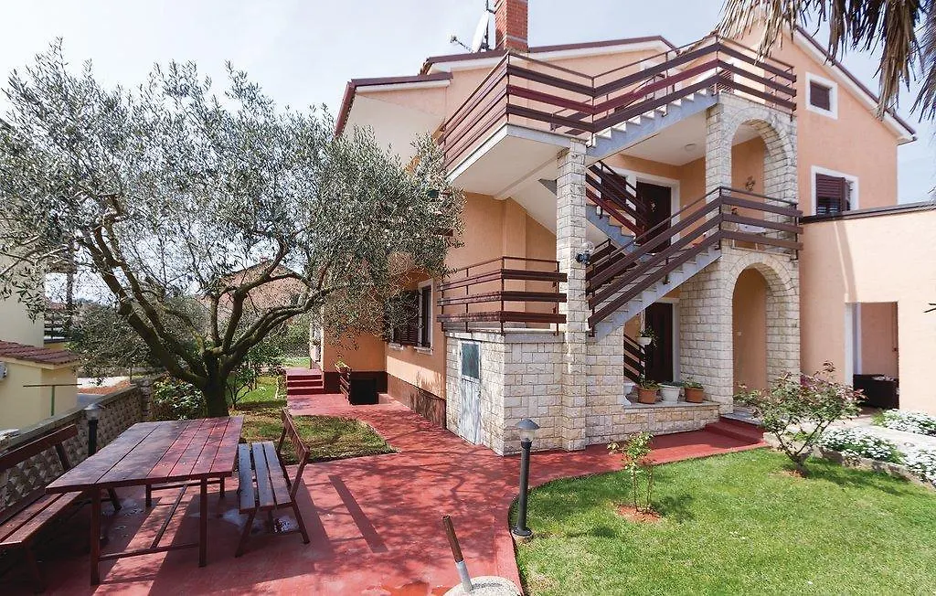 Awesome Apartment In Novigrad With Kitchen