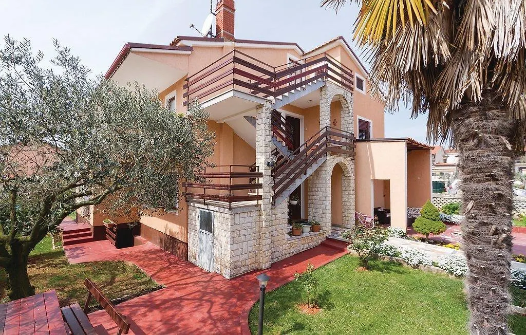 Awesome Apartment In Novigrad With Kitchen