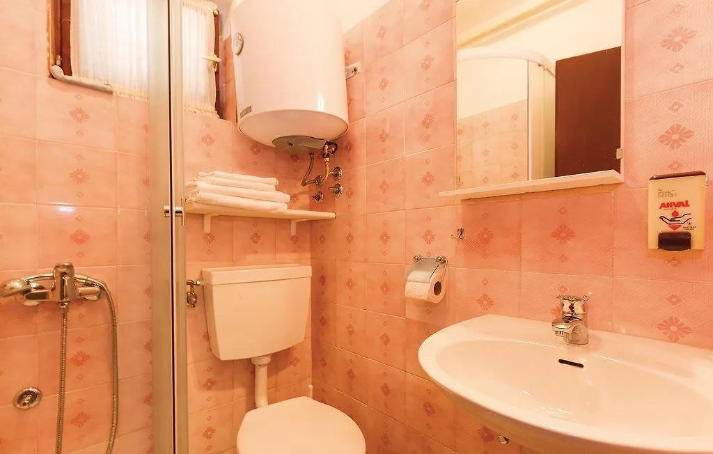 Awesome Apartment In Novigrad With Kitchen