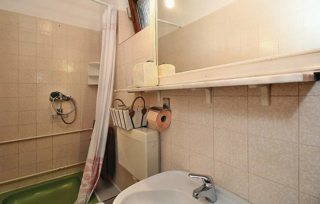 Awesome Apartment In Novigrad With Kitchen 0*, Novigrad Istria