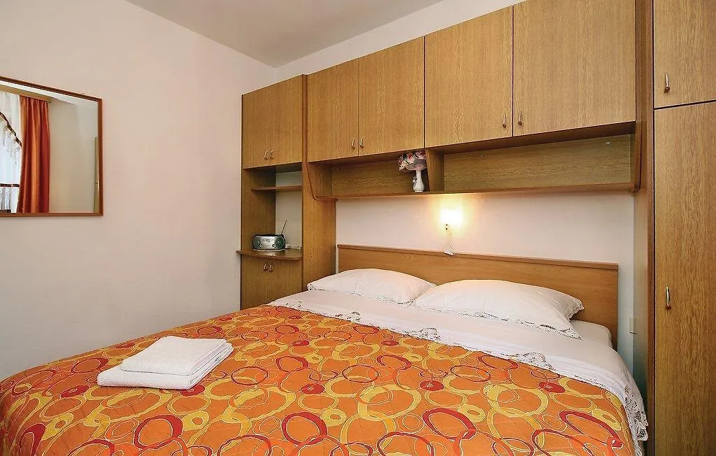 Awesome Apartment In Novigrad With Kitchen 0*, Novigrad Istria